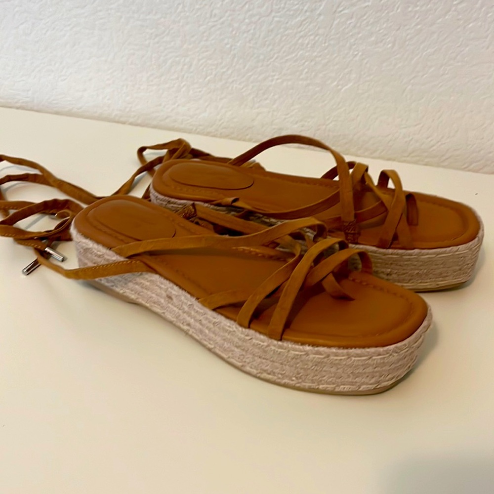 Universal Thread Sandals - image 5